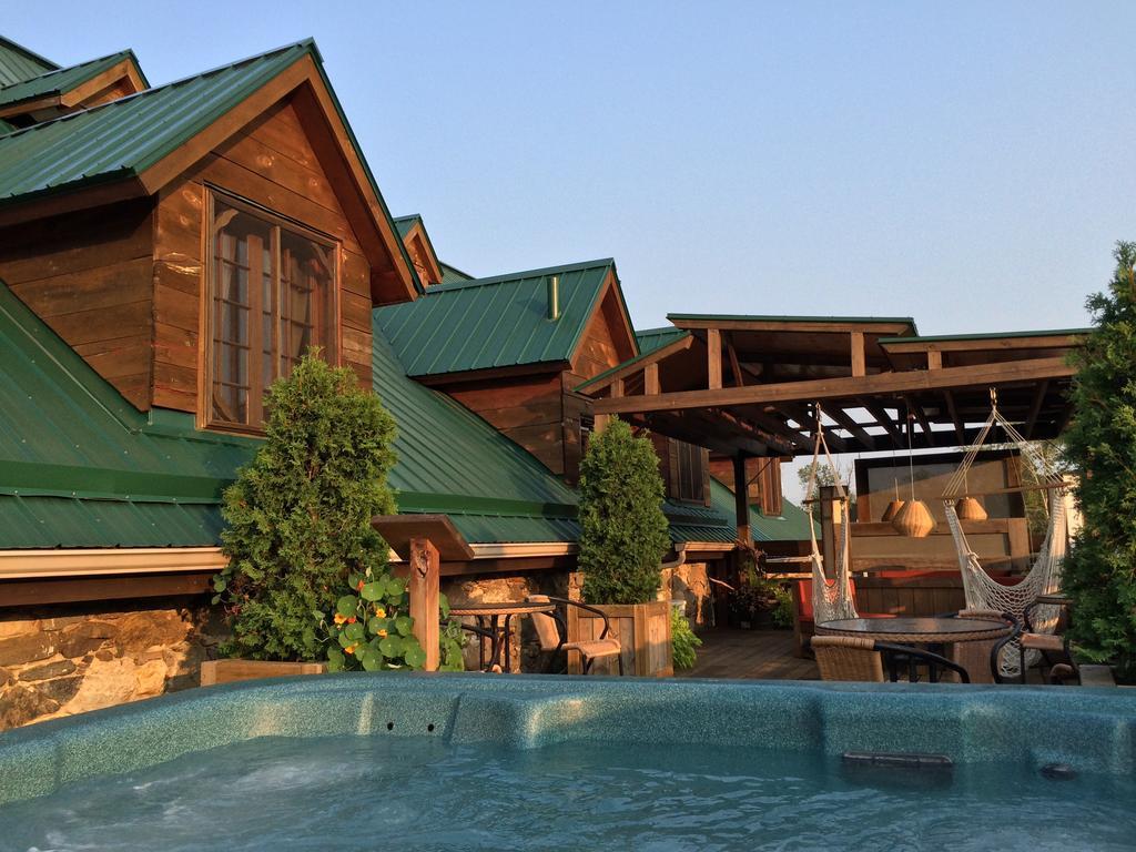 ホテル Manoir Ramezay Marieville エクステリア 写真