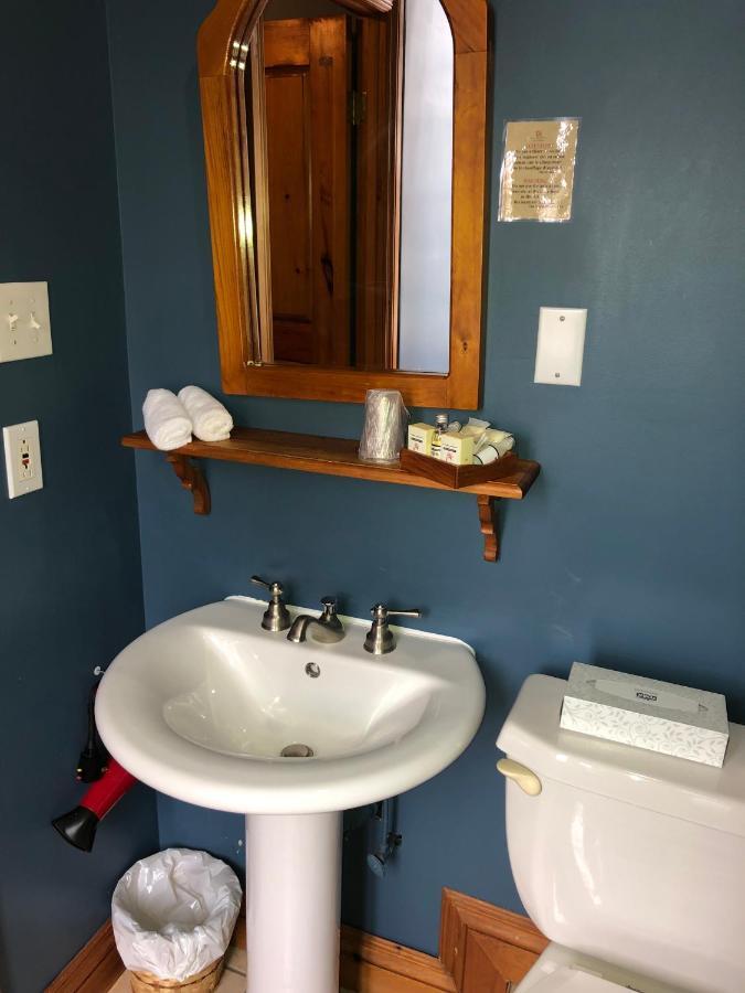ホテル Manoir Ramezay Marieville エクステリア 写真